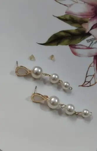 Pearl Earring